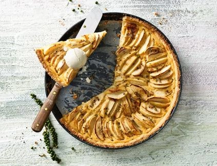 Apfeltarte mit frischem pfeffer